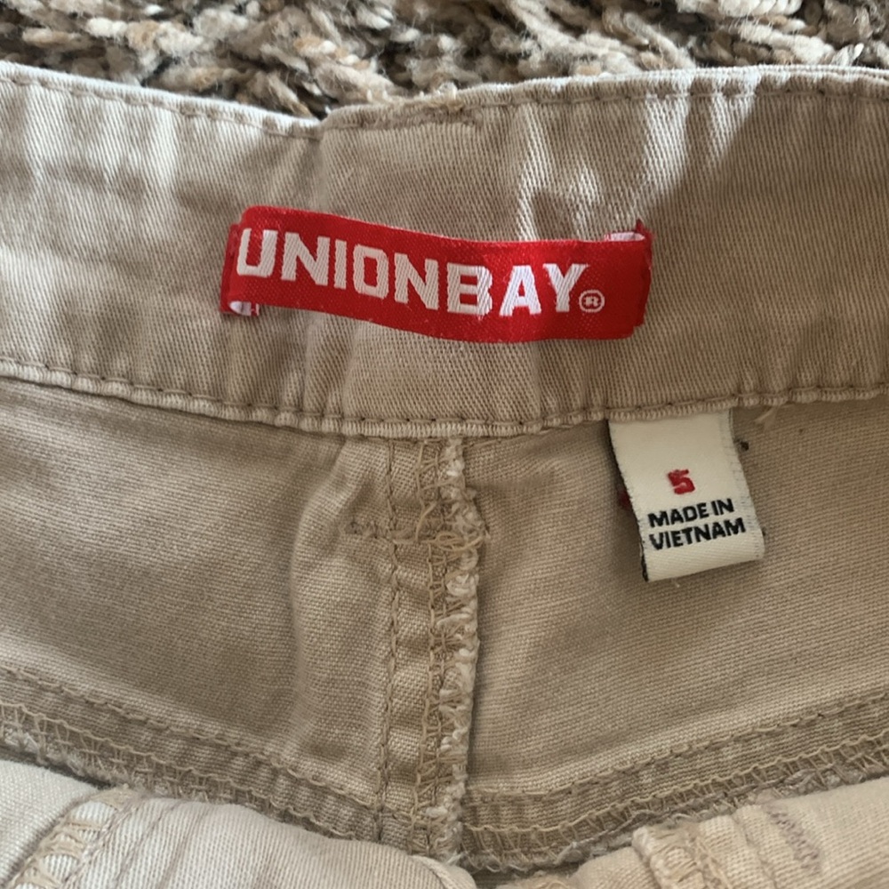 Shorts - Picture 3 of 3